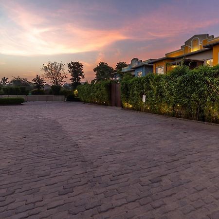Downtown Resorts Nh8 Dharuhera Exterior photo